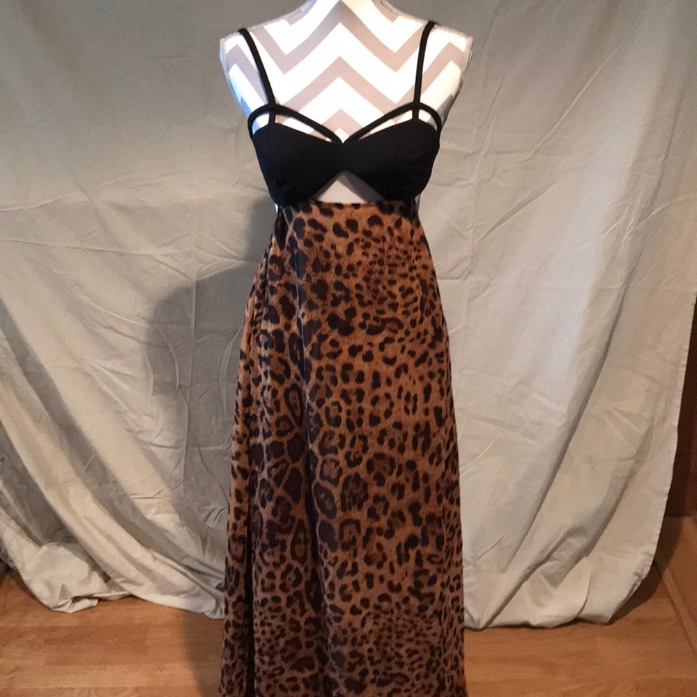 Sexy Open Back Leopard Print Maxi